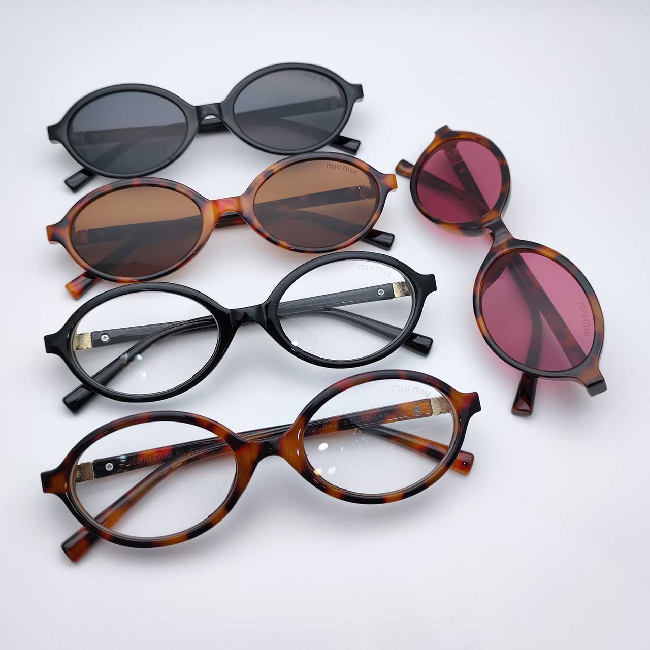 عینک آفتابی میو میو کد Miu Miu 04