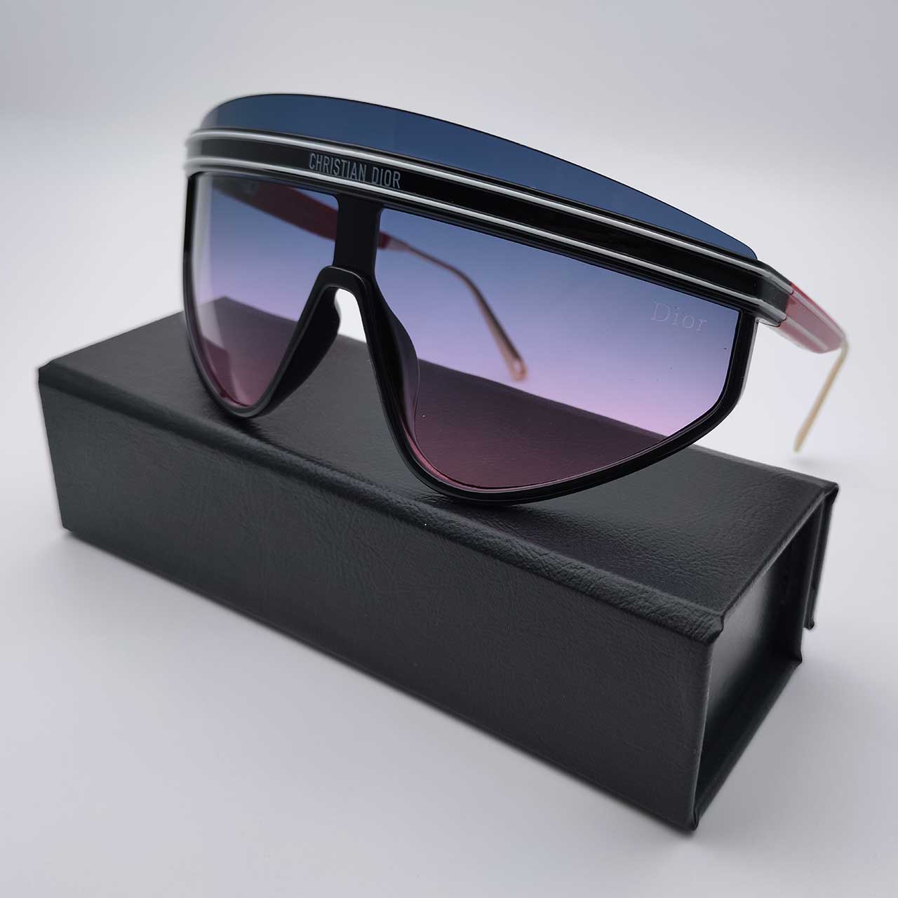 عینک آفتابی دیور کد Dior 22002 — تصویر ۶